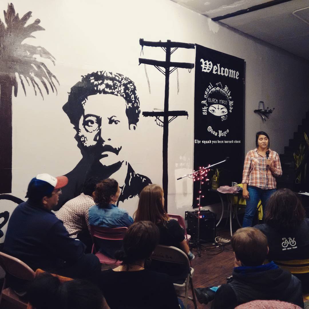 Starting off the Untokening CA with an open mic at La Conxa with good friends and great accomplices.